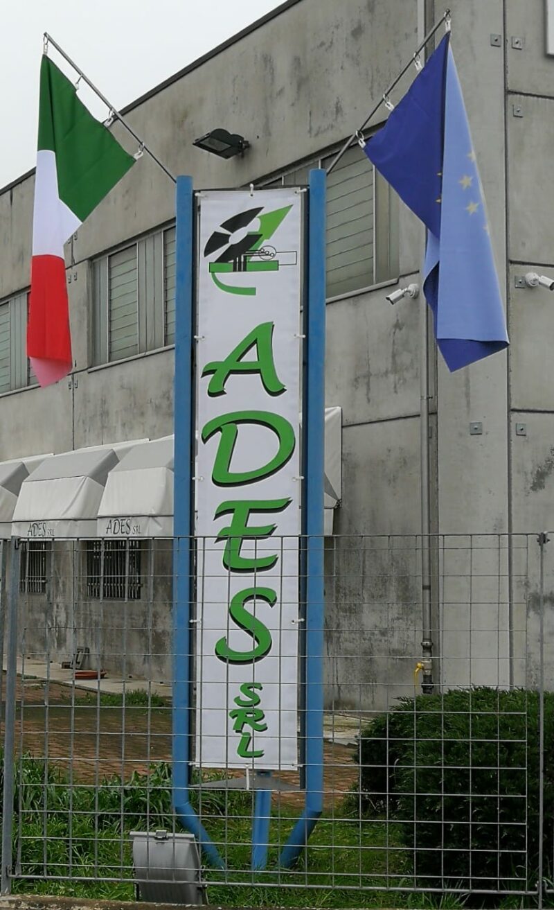 Striscione (banner) in PVC con rinforzo perimetrale (+ occhielli) - immagine 3