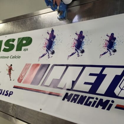 Striscione (banner) in PVC con rinforzo perimetrale (senza occhielli)